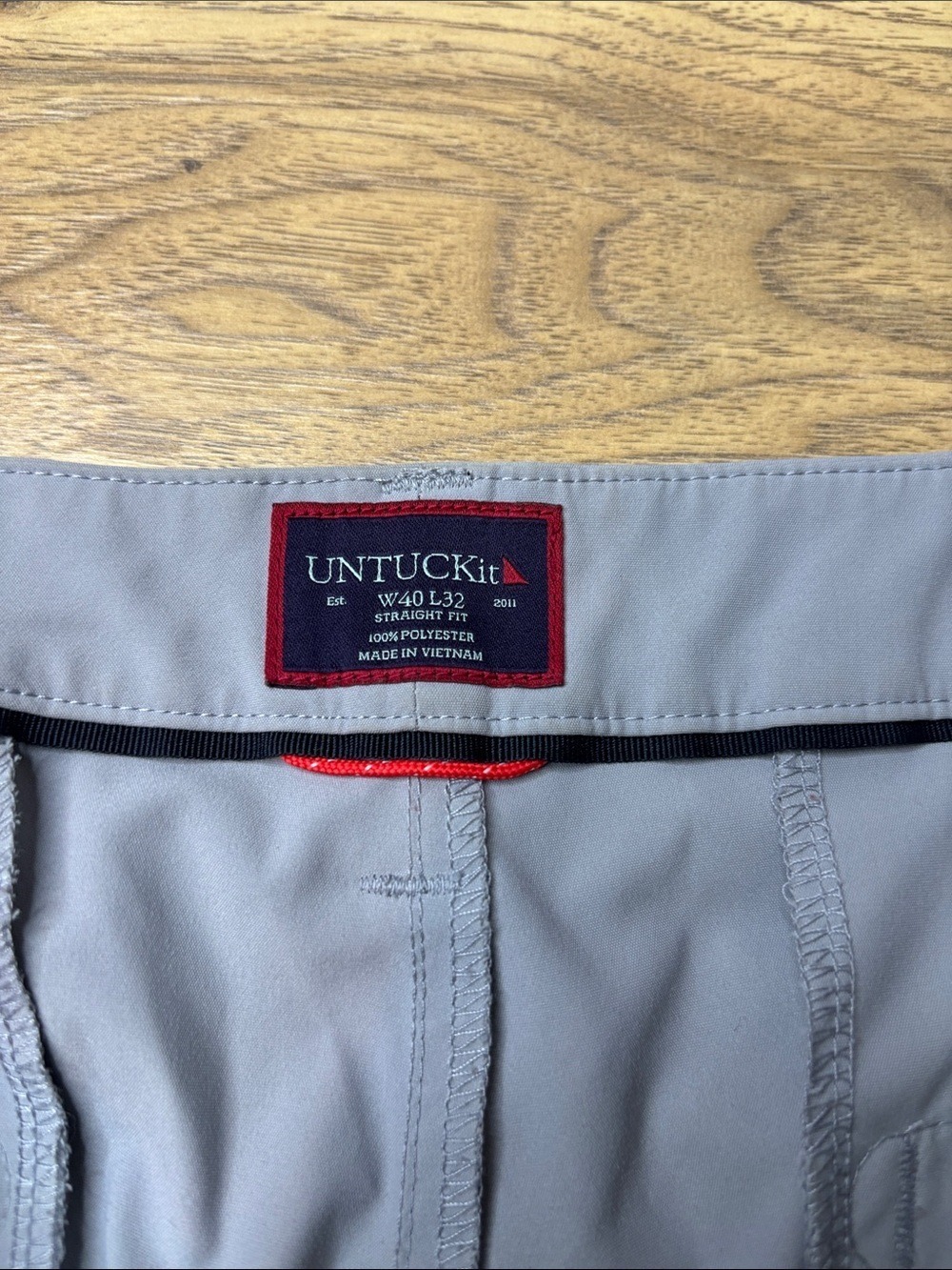 Men’s UNTUCKit Chancellor Performance Light Gray Pants Size 40x32 - Picture 2 of 7